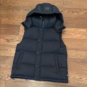 Aritzia Black Puffer Vest